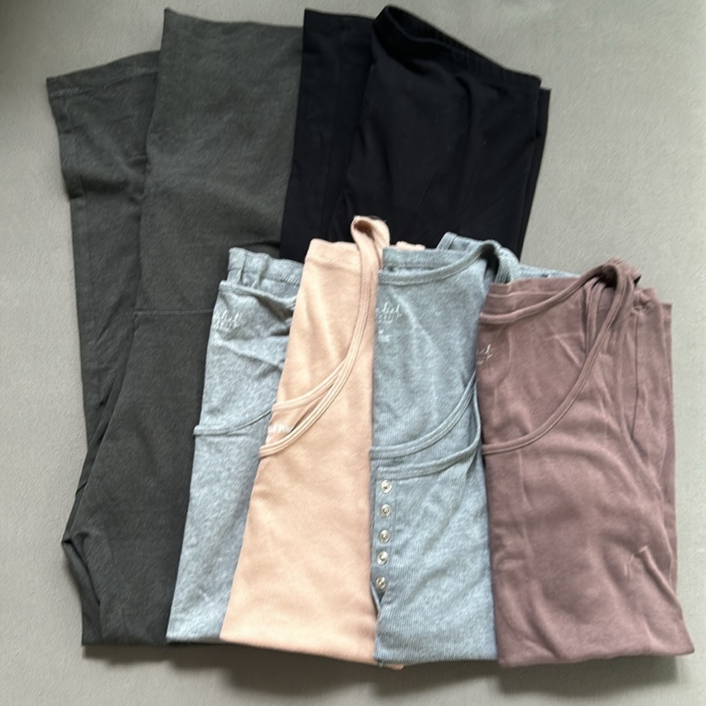 Maternity Basics clothing bundle